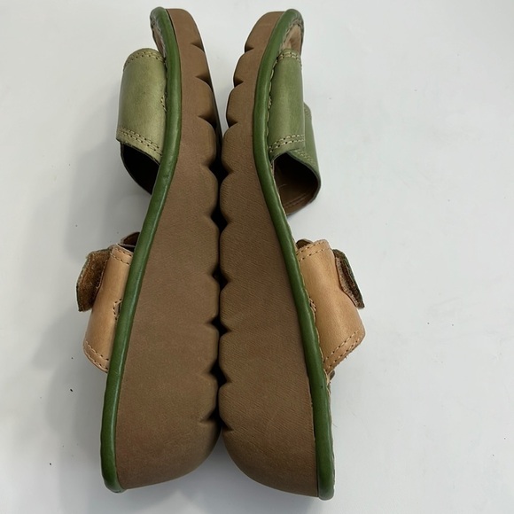 Cobb  Hill Omara C green and tan leather wedge sandal size 9.5 W - Picture 7 of 16